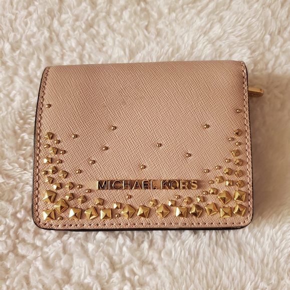 Michael Kors Handbags - Michael Kors Wallet Neutral Pink